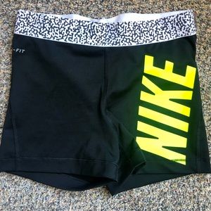 NIKE Pro Dri-FIT Performance Shorts